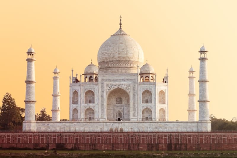 Agra (Taj Mahal)